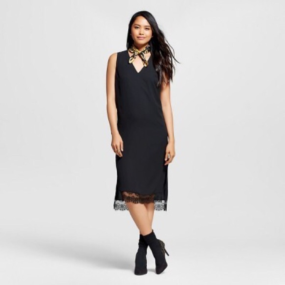 {Who What Wear} v-neck lace trim dress
